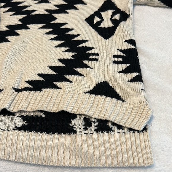 “Short Sleeve Sweater” - Picture 3 of 5